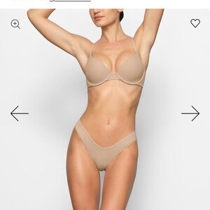 SKIMS Nude Bra